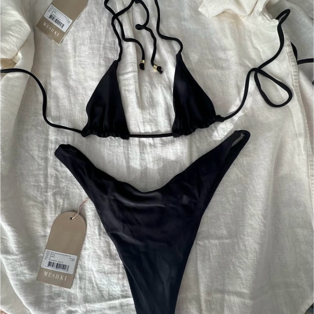 Meshki Black Minimalist Bikini High-Cut Design
